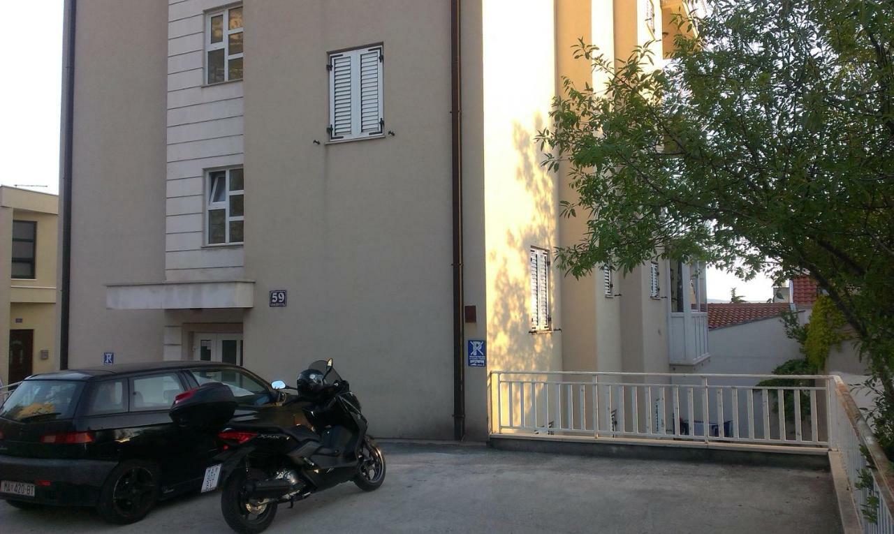 Apartment Viki Makarska Exterior photo